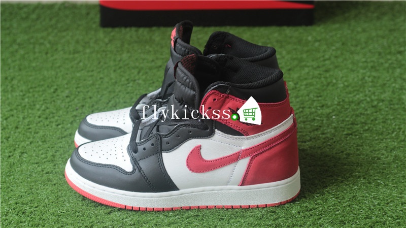 WMNS Air Jordan 1 Retro High OG Track Red